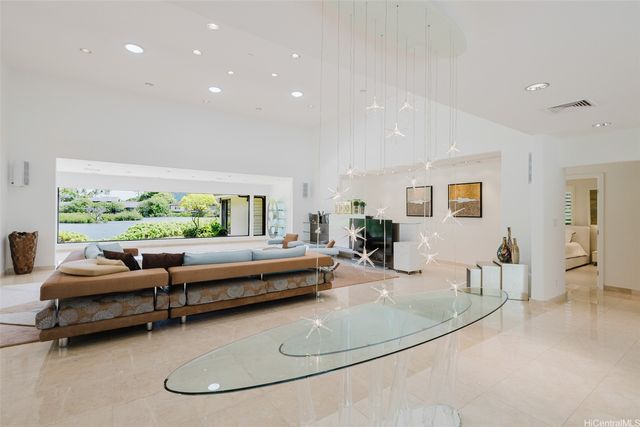 5949 Kalanianaole Highway A, Honolulu, HI 96821