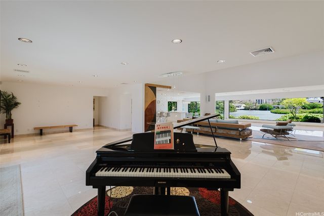 5949 Kalanianaole Highway A, Honolulu, HI 96821