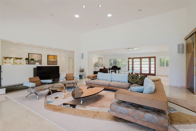 5949 Kalanianaole Highway A, Honolulu, HI 96821