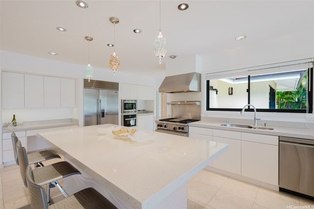 5949 Kalanianaole Highway A, Honolulu, HI 96821