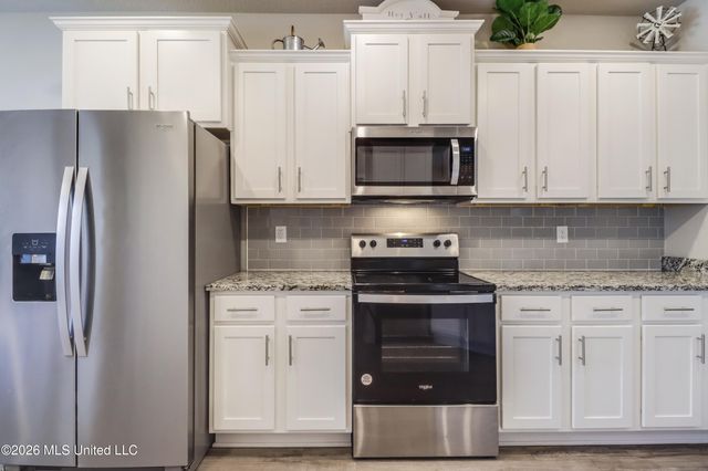 63 Saltmeadow Circle, Ocean Springs, MS 39564