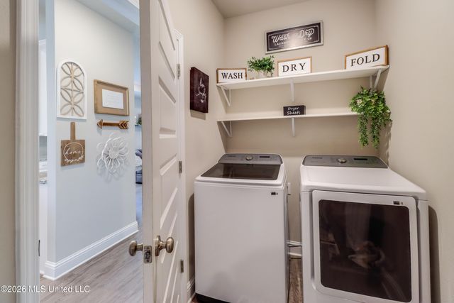 63 Saltmeadow Circle, Ocean Springs, MS 39564