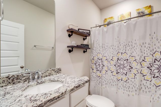 63 Saltmeadow Circle, Ocean Springs, MS 39564