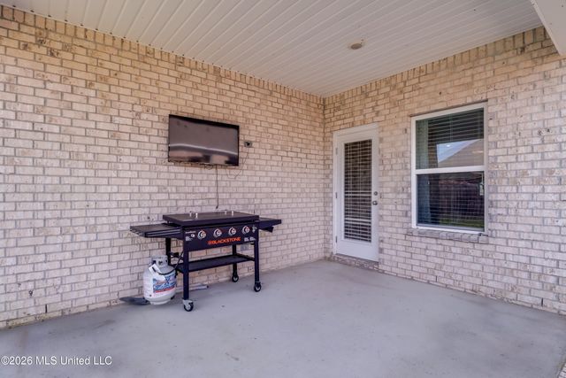 63 Saltmeadow Circle, Ocean Springs, MS 39564