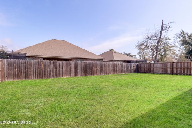 63 Saltmeadow Circle, Ocean Springs, MS 39564