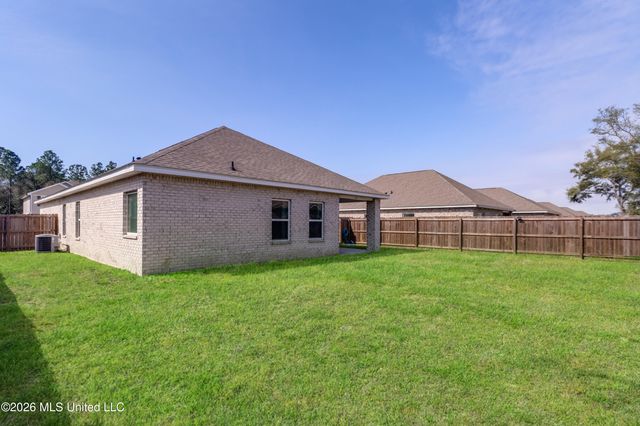 63 Saltmeadow Circle, Ocean Springs, MS 39564