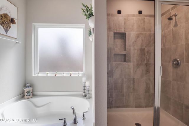 63 Saltmeadow Circle, Ocean Springs, MS 39564