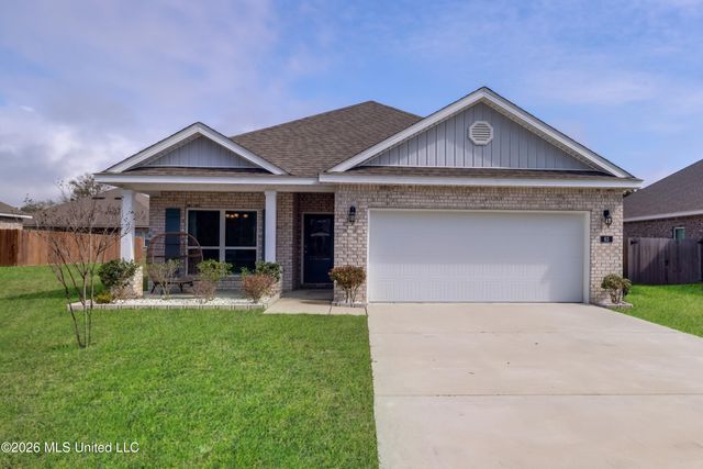 63 Saltmeadow Circle, Ocean Springs, MS 39564