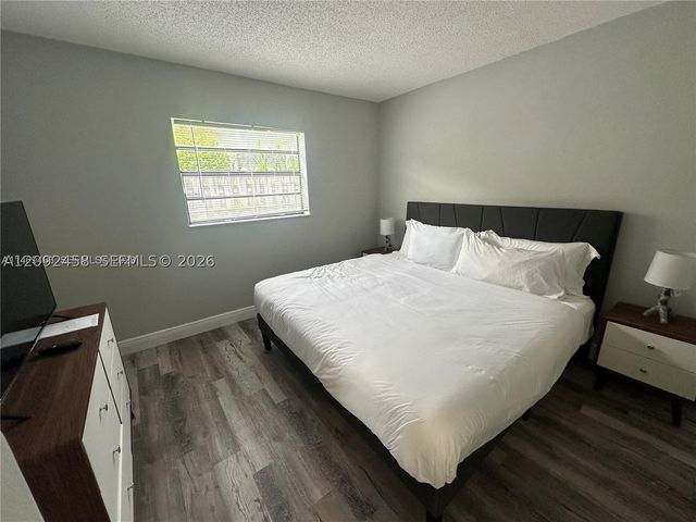 3739 SE 15 St 1, Dania Beach, FL 33004