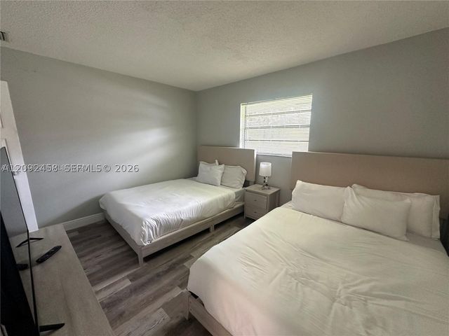 3739 SE 15 St 1, Dania Beach, FL 33004