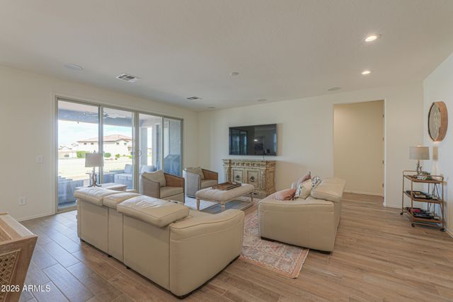 22274 N DANIEL Drive, Maricopa, AZ 85138