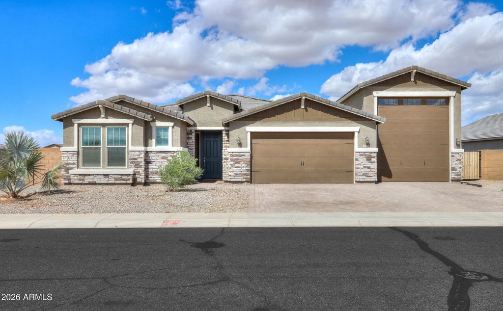 22274 N DANIEL Drive, Maricopa, AZ 85138