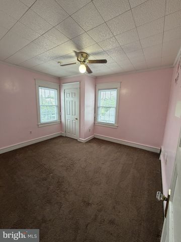 918 NEW RD, Elsmere, DE 19805