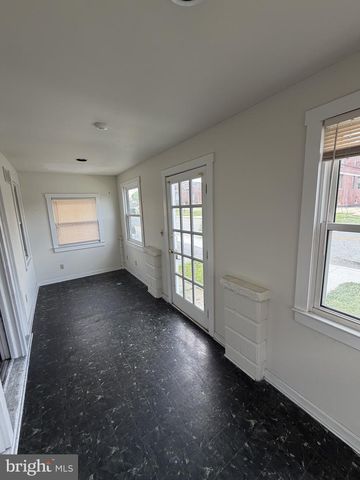 918 NEW RD, Elsmere, DE 19805