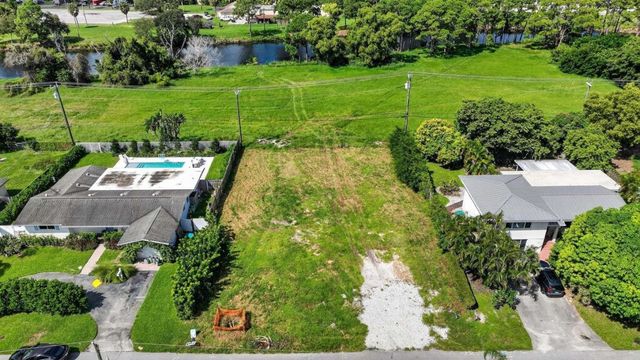 3135 Chapel Hill Boulevard, Boynton Beach, FL 33435