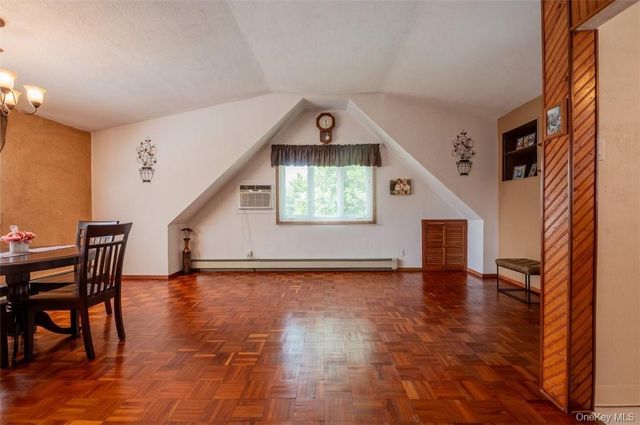 200 Ingraham Lane, New Hyde Park, NY 11040