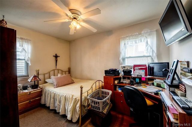 200 Ingraham Lane, New Hyde Park, NY 11040