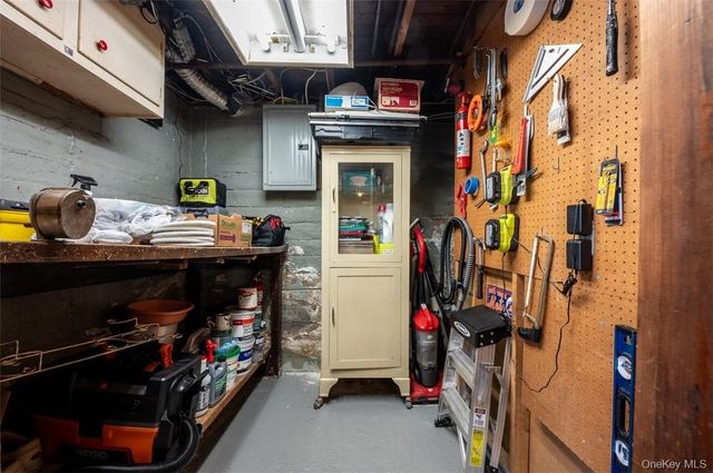 200 Ingraham Lane, New Hyde Park, NY 11040