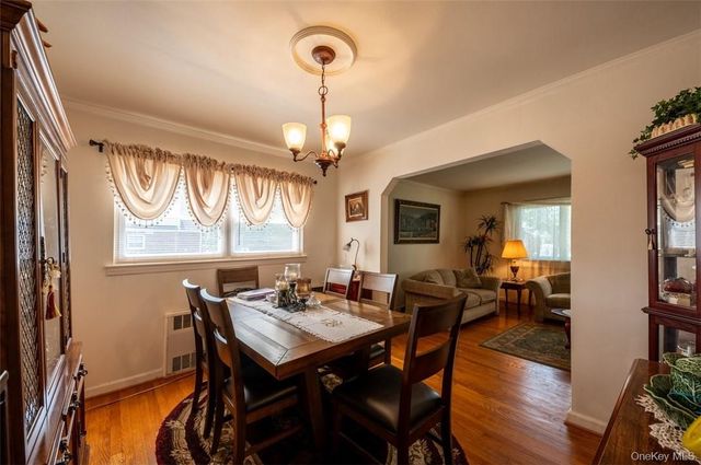 200 Ingraham Lane, New Hyde Park, NY 11040