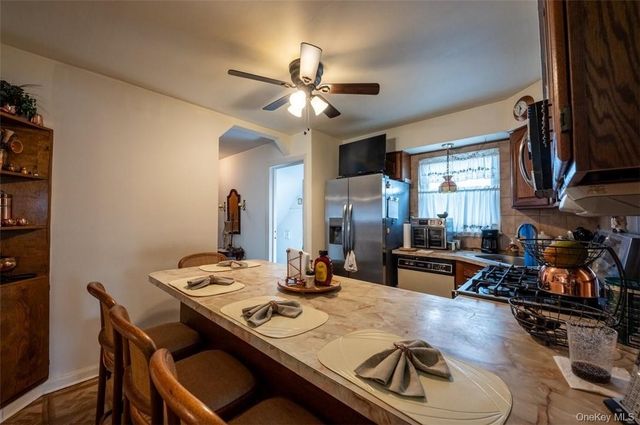 200 Ingraham Lane, New Hyde Park, NY 11040