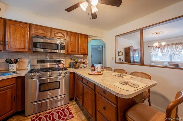 200 Ingraham Lane, New Hyde Park, NY 11040