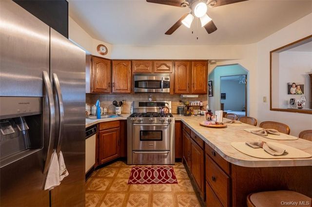 200 Ingraham Lane, New Hyde Park, NY 11040