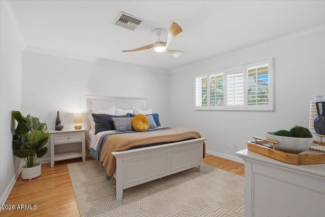 216 E GLENN Drive, Phoenix, AZ 85020