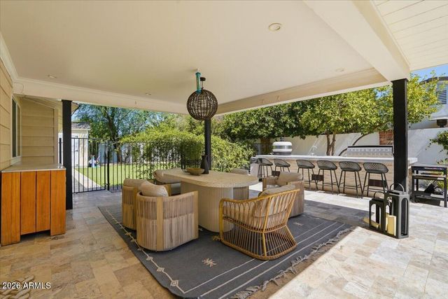 216 E GLENN Drive, Phoenix, AZ 85020