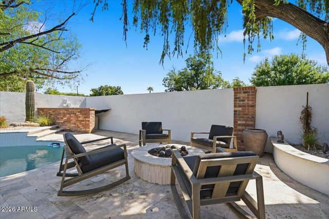 216 E GLENN Drive, Phoenix, AZ 85020
