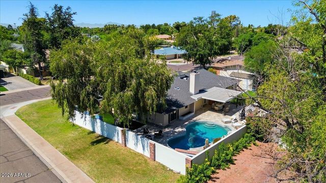 216 E GLENN Drive, Phoenix, AZ 85020