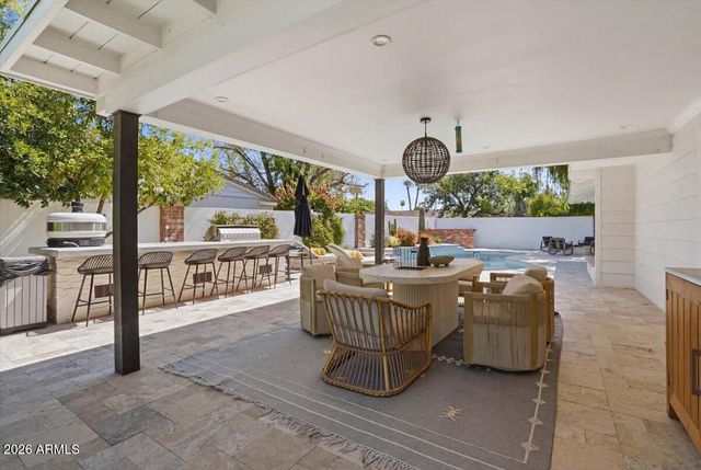 216 E GLENN Drive, Phoenix, AZ 85020