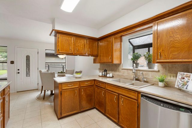 2930 Brookdale Drive, Kingwood, TX 77339