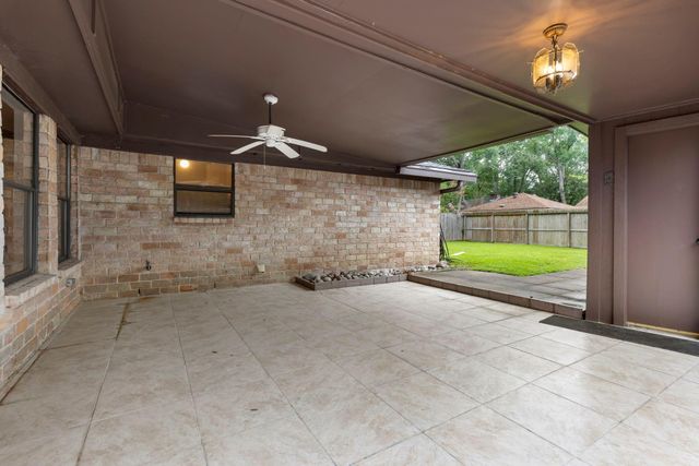 2930 Brookdale Drive, Kingwood, TX 77339