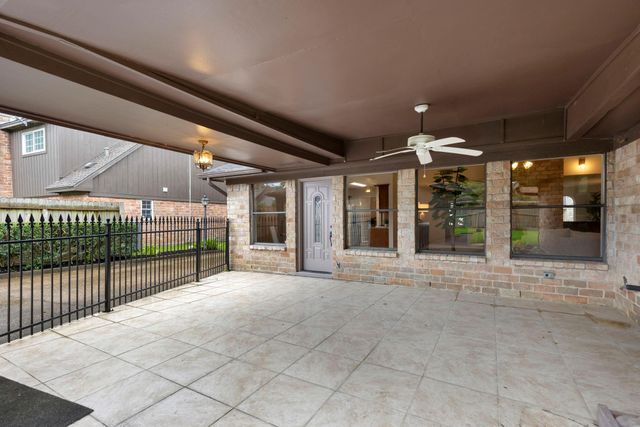 2930 Brookdale Drive, Kingwood, TX 77339