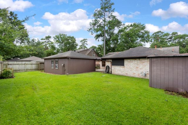 2930 Brookdale Drive, Kingwood, TX 77339