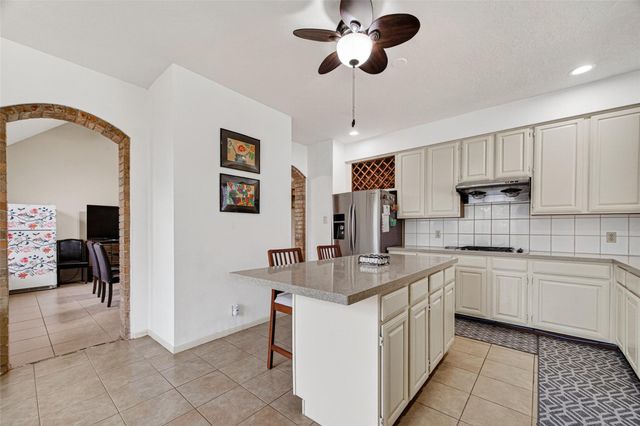 811 Colony Glen Court, Houston, TX 77062