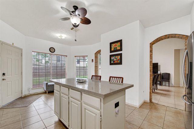 811 Colony Glen Court, Houston, TX 77062