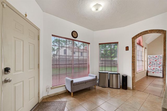 811 Colony Glen Court, Houston, TX 77062