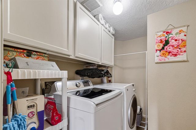 811 Colony Glen Court, Houston, TX 77062