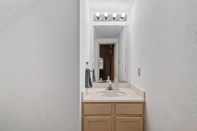 811 Colony Glen Court, Houston, TX 77062
