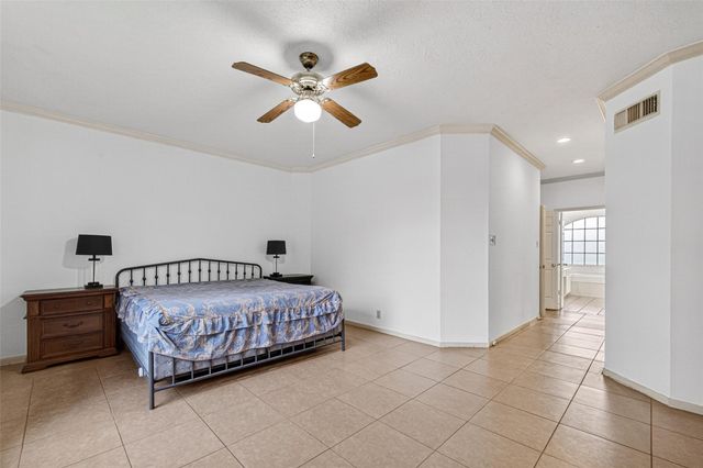 811 Colony Glen Court, Houston, TX 77062
