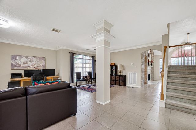 811 Colony Glen Court, Houston, TX 77062