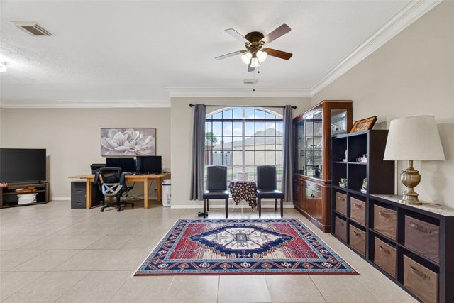 811 Colony Glen Court, Houston, TX 77062