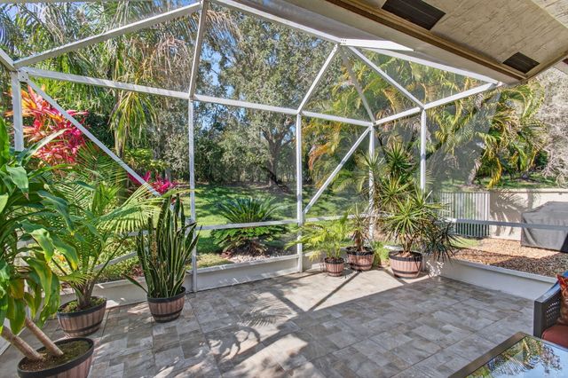 9168 Bay Point Circle, West Palm Beach, FL 33411