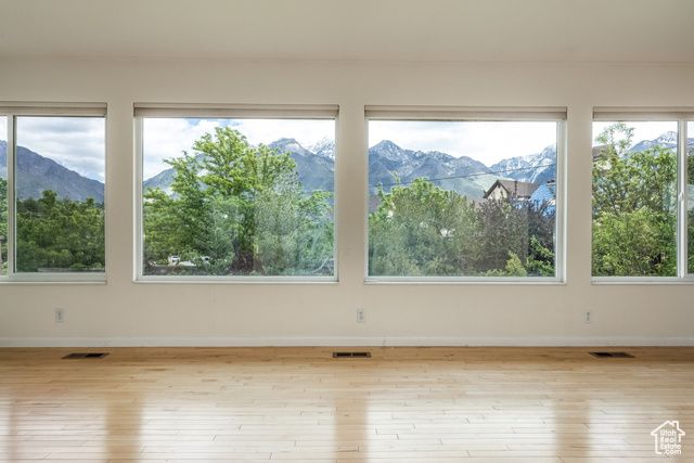 2006 E CREEK RD, Sandy, UT 84093