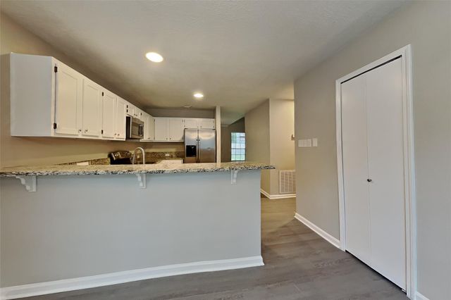 64 Hickory Oak Drive, Spring, TX 77381