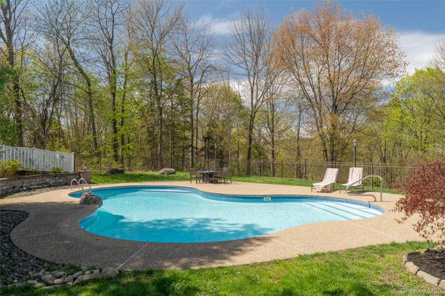 12 Ridgeview Lane, Marlboro, NY 12542
