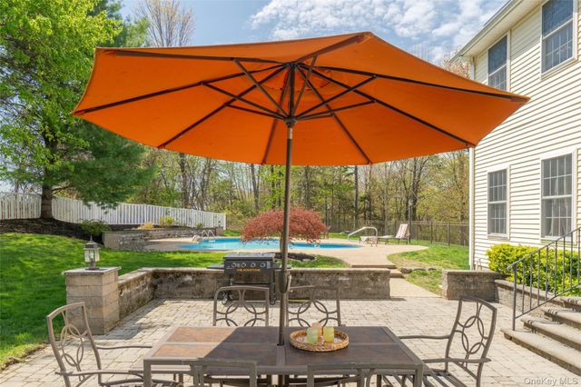 12 Ridgeview Lane, Marlboro, NY 12542