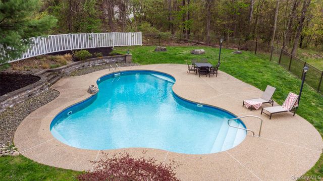 12 Ridgeview Lane, Marlboro, NY 12542