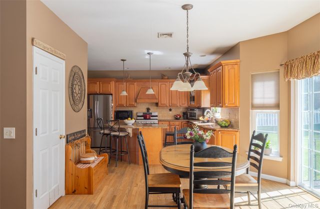 12 Ridgeview Lane, Marlboro, NY 12542
